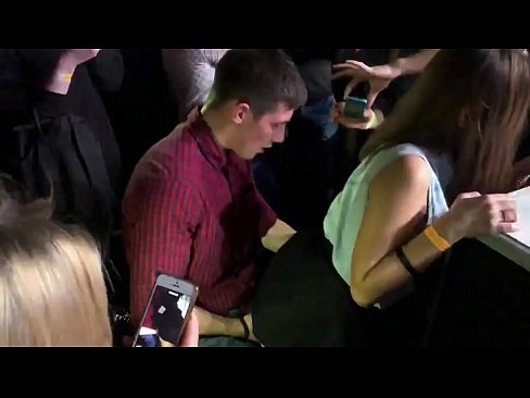 ❤️ Echter Sex in einem russischen Nachtclub. 18-jährige russische Mädchen in den Anus und Vagina gefickt in einem Nachtclub ❤ Just porn bei uns de.pornoxlxx.ru ❌